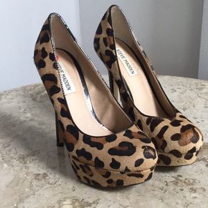 STEVE MADDEN LEATHER CALF SKIN LEOPARD HEELS
